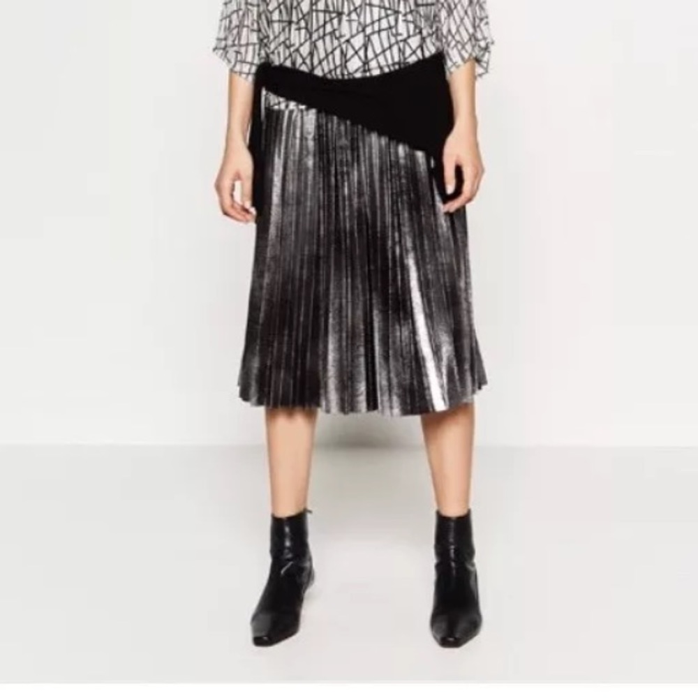 Zara metallic silver pleated midi skirt size XS